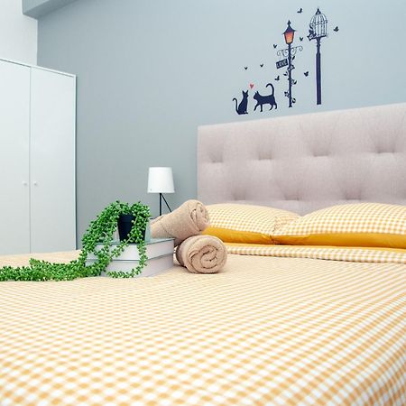 Five H Family Service Apartment Сери Кембанган Екстериор снимка