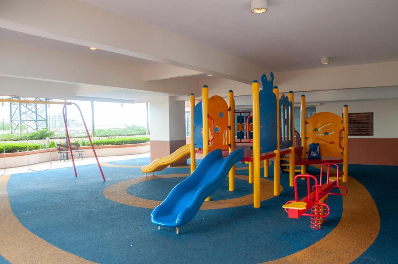 Five H Family Service Apartment Сери Кембанган Екстериор снимка